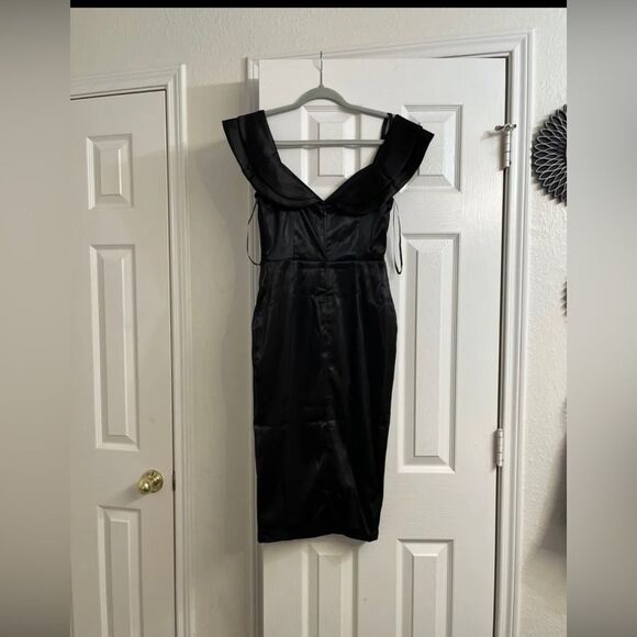 Fashion nova women’s midi dress satin black could shoulder - Picture 9 of 12